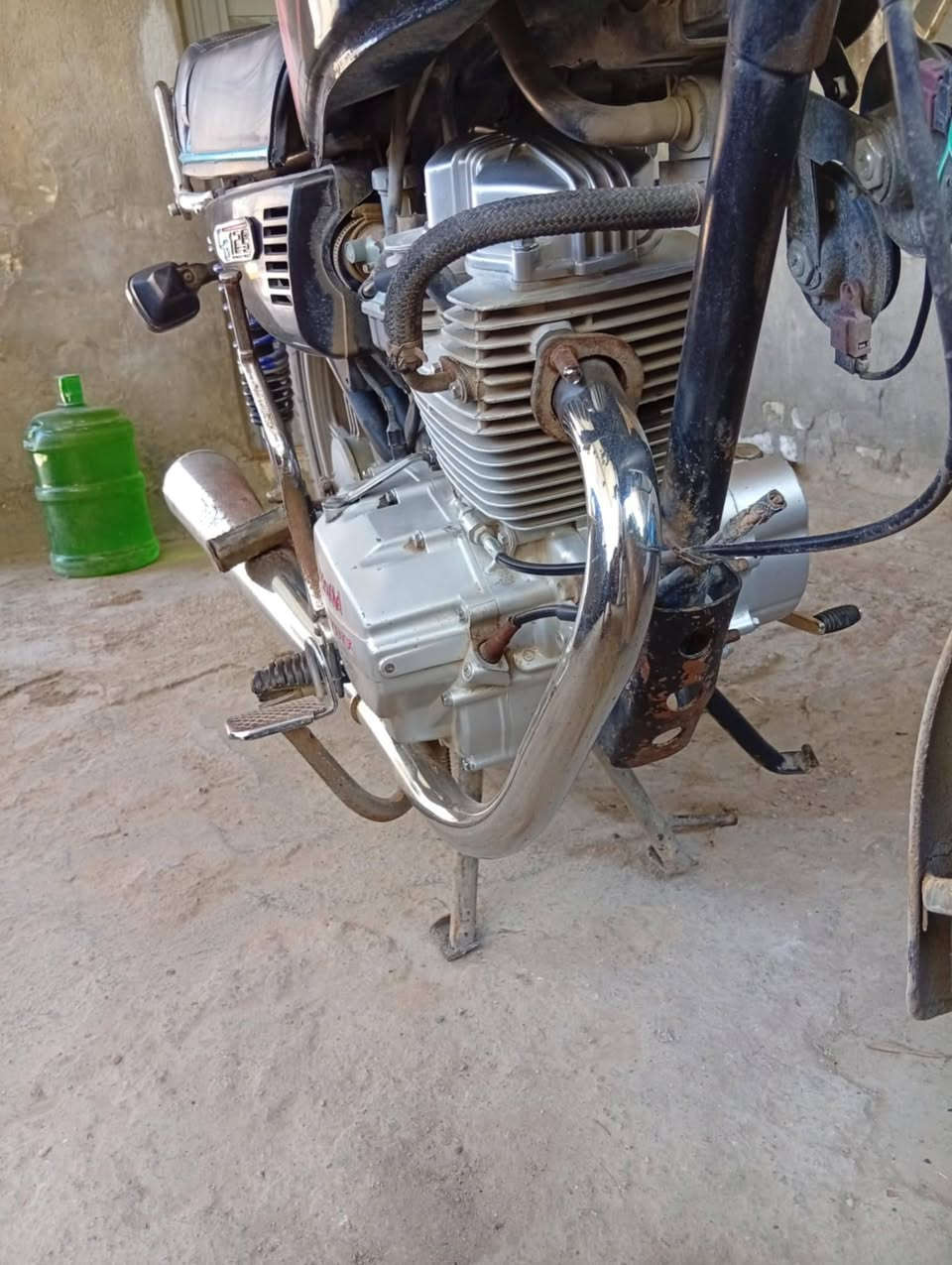 دراجه سافان 5كير . سلف شغال نضيفه 
كهربائيات شغاله كله ..كلك مكفوله من السرقه 
***********...سعر 250 وبيه مجال كربلاء الحسينيه
