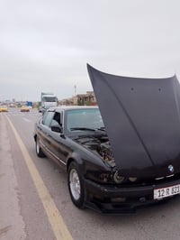 بي ام حجم 735 طخم تاير جديد طخم ورا و كدام جديد سياره نضيفه ما نقصها ش...