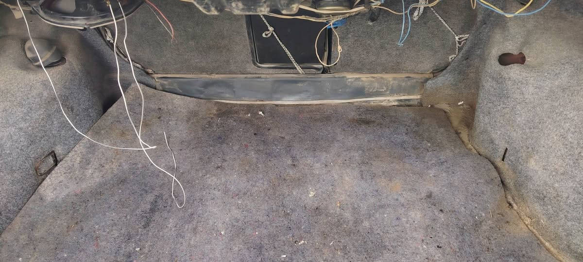 فكترا 18. موديل ٩٢
كير عادي
صبغ دواير خلفي مع دوسات
صندوك مبدل
اني الشرعي سنوية ٢٠٢٩
مكانها قرية العاشق الكسك
سعرها ٣٧ وبيها مجال بسيط


**إذا كنت صاحب هذا الإعلان وتريد حذفه لأي سبب، رجاءا أرسل رسالة إلى الدعم الفني**