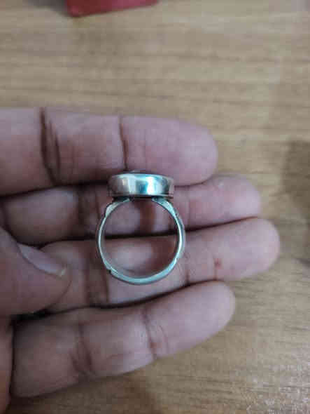 السلام عليكم خاتم داوودي يماني القياس 21 صياغ يدويه المكان بغداد ***********
