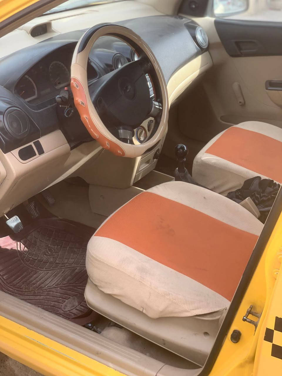 السلام عليكم افيو مديل 2011 جهزه من كلشي بيه بنيد صبغ وباب وره ربعه مكان سياره النجف وراعيه ابو سنويه نجف سعر 52 رقم الهاتف ***********
