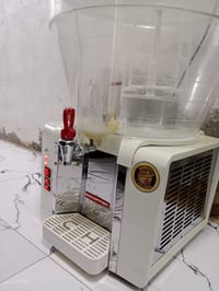 براد عصير • مستعمل • موسم واحد