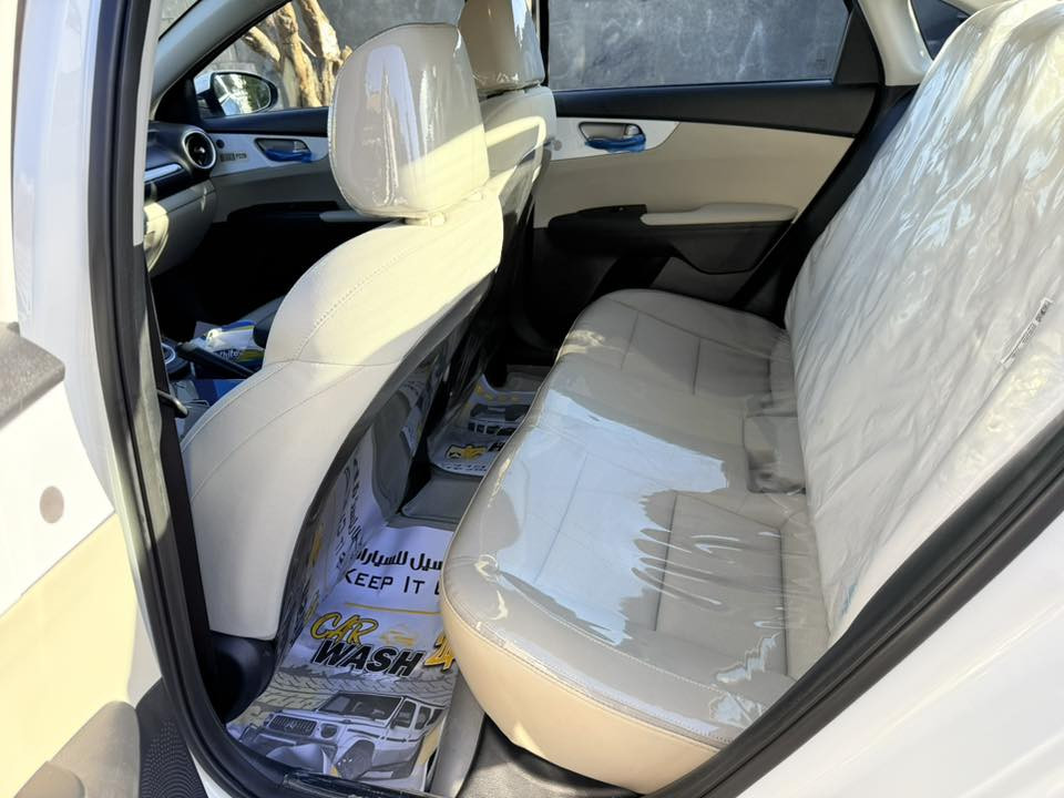 سلام وعليكم سيراتو  2024 مكينه 1600 سياره جديده ماشيه 25 الف سبير منازل كفاله عااام  السعر 168 وبيها مجال العنوان بغداد حي العامل ***********
