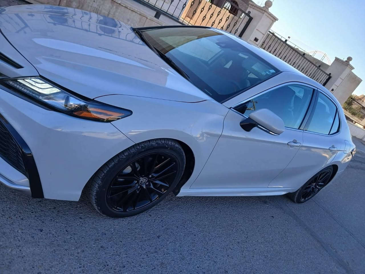 للبيع كامري 2023 XSE وارد أمريكي رقم اربيل
🔧 الحالة: جيدة  لون سموك مميز 
وارد أمريكي بدون حادث وبدون دواخل
 بدون صبغ فقط تعديل بارد بسيط 
السيارة جاهزة وما بيها أي نقص

✨ المواصفات:
✅ بصمة تشغيل
✅4سلندر
✅ رادارات أمامي / خلفي / جانبي
✅ هاند بريك إلكتروني + Auto Hold
✅ دشبول XSE
✅ لايتات أمامية وخلفية LED
✅ كاميرا خلفية
✅ تحكمات ستيرن + كروز
✅ شفتات گير على الستيرن
✅ شاحن وايرلس
✅ ويل كب 19
✅ تدفئة وتبريد كشنات الامامية

السعر 240 وبيها مجال
مكان  السياره صلاح  الدين 
***********
