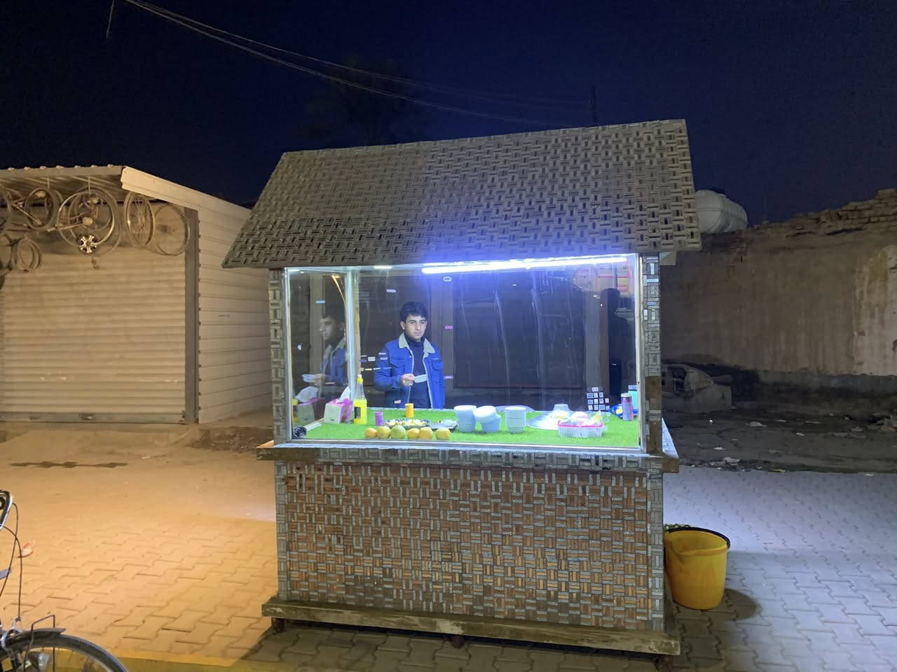 سلام عليكم ورحمة
كشك للبيع تفصال كامل جام كله خشب الثقيل الاصلي الجام ابو الطبقتين سلايت للبيع السعر 500الف وبيه مجال للشراي جديده بلكامل مكاني ديالى شهربان ***********
