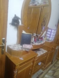 غرفة خشب • مستعملة سنة • ديوانية مقابل المعهد