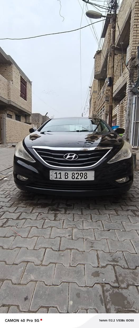 السلام عليكم اخوان للمراوس فقط فورتي او النتره
سوناتا 13 امريكي بدون حادث محروق بيها جاملغين فقط ومصبوغات 
ماشيه 79 حقيقي سياره جديده بشكل كير محرك تبريد  ثلج صدر كله مال شركه وجديد
مواصفاتها تحكمات ستيرن تدفئه بل كش 4 ويل كب 4 دسك
كشن كهرباء شاشه تسلا تشغيل عن بعد 
مكانها بغداد الدولعي باسمي 
***********
