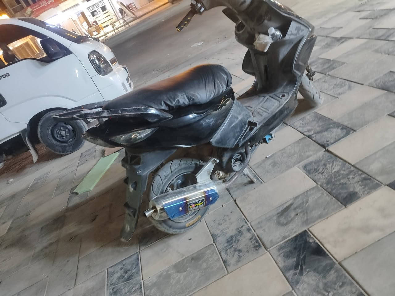 السلام عليكم دراجه ماكس مضلع 120
شغاله من الطول للطول نقصها فج بريك كدام و راجز سلف 
مكينه ناعمه السعر 600و بيها مجال 
العنوان الشعب شارع الصحه ***********
