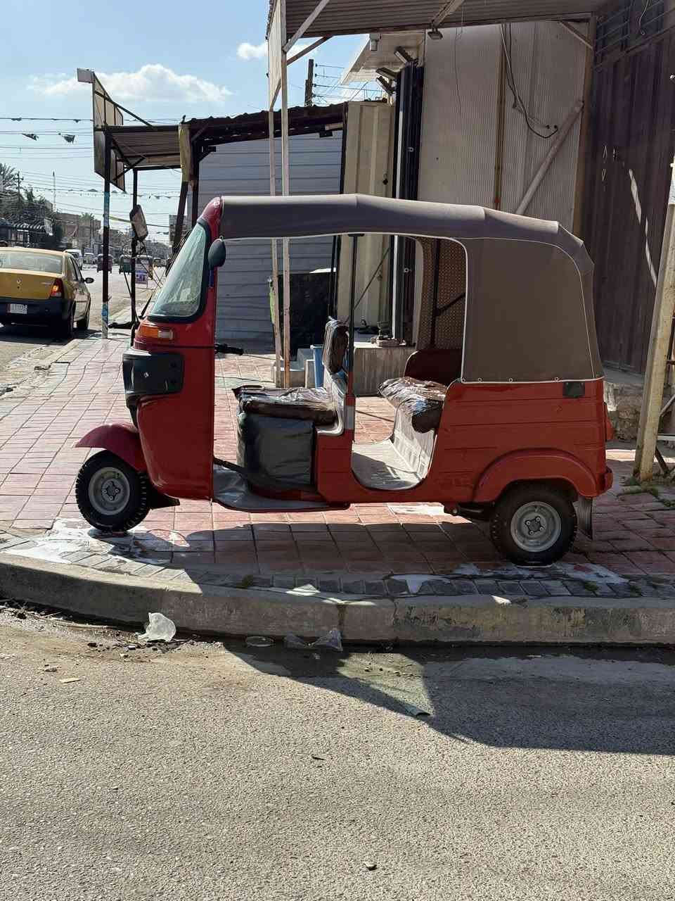 تكتك للبيع ٢٠١٨
أوراق مكاني بغداد جسر ديالى القديم 
رقم الهاتف ***********
