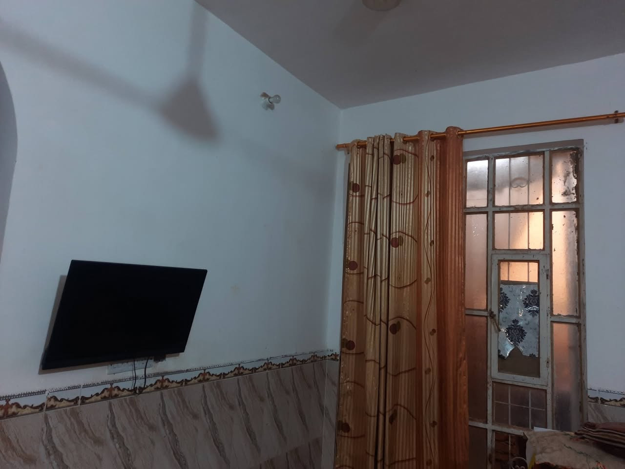 بيت للبيع مساحه ٢٠٠ متر
حي الحوراء بدايه شارع المله مبني طابق اول والثاني صاله وصحيات يحتاج قليل للطابق الثاني
يباع نقد او مبادره بيت جاهز للسكن
للاستفسار ***********
