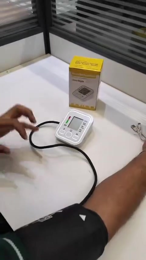 تصميم مميز وعملي
- شاشة LCD رقمية لعرض النسب

- قياس ضغط الدم: 0-299 ملم زئبقي " 0-3.37 كيلو باسكال "

- ضغط الدم 3± ملم زئبقي " 0.4 كيلو باسكال “ 5± من القراءة

- درجة الحرارة: 5 - 40 درجة مئوية

- سرعة ضربات القلب: 40 - 200 نبضة بالدقيقة 

- ارتفاع الضغط: 70 - 106 كيلو باسكال 

- الرطوبة: 15% - 85% رطوبة نسبية

- خاصية الايقاف الذاتي تلقائيًا بعد 30 ثانية من التشغيل بالخطأ 

- يتم النفخ عن طريق التضخيم التلقائي 

- يعمل عن طريق البطاريات نوع AAA  وكذالك يعمل عن طريق الشحن 

- طول الصمام : 60 cm

- الابعاد : 17 * 10 * 14 cm

السعر: 10,000
التوصيل: بغداد 3 / محافظات 5

للاستفسار: رقم واتساب ***********
