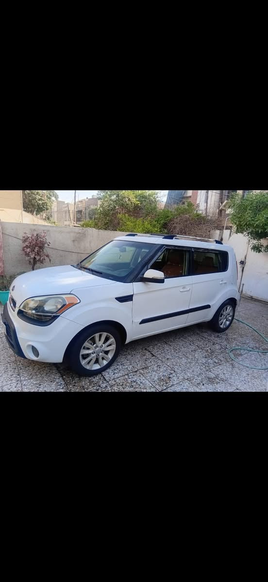 كيا صول وارد امريكي موديل 2012 شكل 2013 محرك 2000 دوش مكفوله من الضربه والصبغ والتبديل سياره ليبل واحد بيهه شويه بارد بحافه الباب وبالبنيد مسوي اشارع عي بارد بحدود شبر  سياره نضيفه وحلوه رقم كربلاء بسمي مكاني بغداد الكرخ السعر 102 الاتصال ***********
