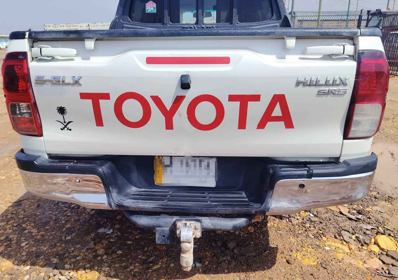 السلام عليكم هايلوكس للبيع فور ويل  سعودي موديل 2016 اوتوماتيك  بصمه   كفاله عامه من الضربة والصبغ والتبديل ترهم مراوس  سنويه اورقم انكليزي  هزه جديده  بسمي تحويل مباشر مكان السياره قظاء الفجر للاستفسار الاتصال على الرقم  ***********
