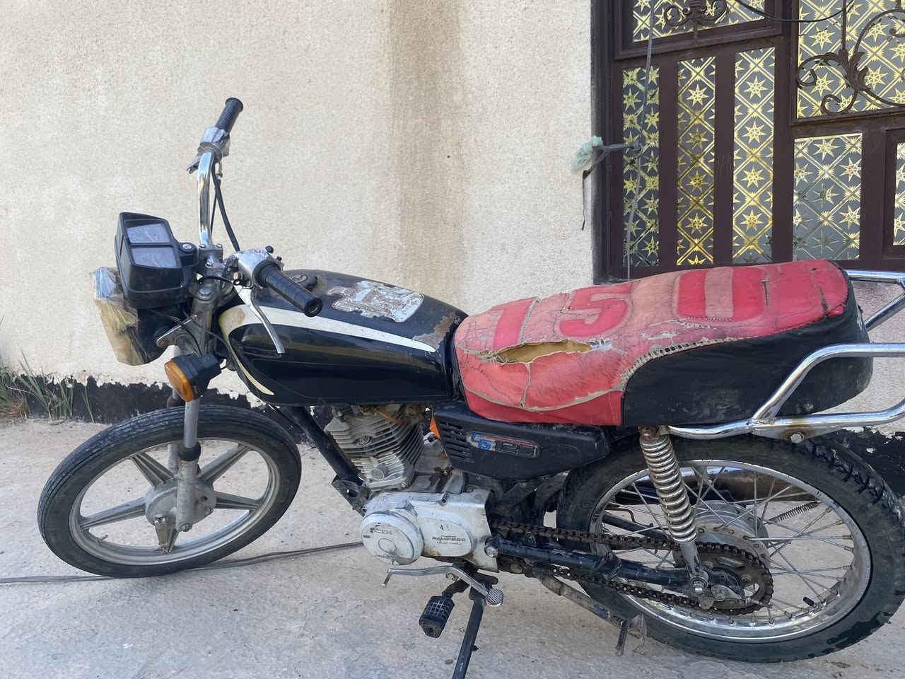سلام عليكم للبيع تايكر كلك كلك محرك لا تبخير ولا تنقيص كهربائيات شقاله مكاني صويره سعر 225وبيها مجال ***********
