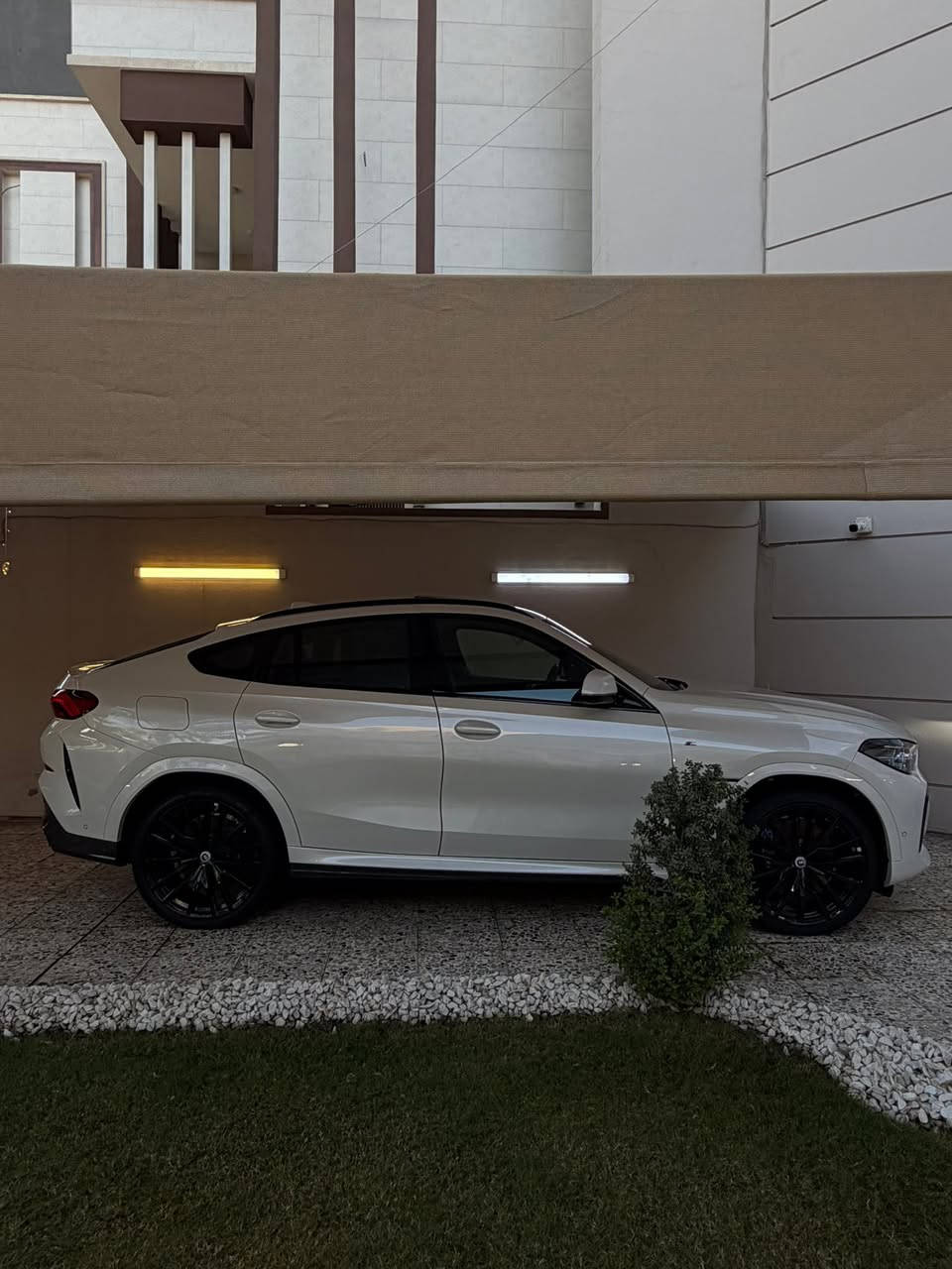🔥 BMW X6 M50i 🔥
وكالة العروش وكالة العراق
2023
✅ محرك 8 سلندر تيربو
✅ مكفولة بكفالة عامة
✅ أعلى مواصفات (فول الفول)
✅ لون صدفي مميز وفخم
✅ سيارة نظيفة جداً وجاهزة للفحص

💎 قمارة روز رايز (نجوم سقف)
💎 شاشات خلفية للركاب
💎 سياقة ذاتية
💎 كاميرات 360
💎 هيد أب دسبلي
💎 رادارات ومثبت سرعة ذكي
💎 مقاعد جلد كهربائية مع الذاكرة
💎 تبريد وتسخين المقاعد
💎 تشغيل بصمة
💎 صندوق كهربائي
💎 نظام صوتي فاخر
💎 بانوراما
💎 ويلات رياضية قياس 22 إنج
💎 مواصفات كاملة لا تُحصى

🔥 سيارة تجمع بين القوة، الفخامة، والتكنولوجيا الحديثة، وتعتبر من أندر وأجمل سيارات الـ X6 الموجودة بالسوق.

📍 بغداد – العامرية – شارع العمل الشعبي

📞 للاستفسار:
***********
