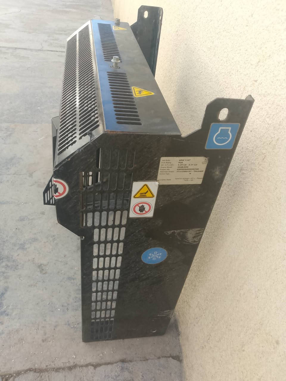 سلام عليكم  حاضن حديد مال بيركز انكليزي  الحديث الحاضن جديد كلش السعر 175 وبي مجال عنوان بغداد ابو غريب الستفسار اتصل علة هاذ الرقم او مراسلة واتساب ***********
