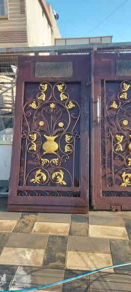 باب سلايت ارتفاع ٢متر وعرض ٣متر ٢ملم مغلف بليت من الخلف بغداد حي اور ساحه صباح الخياط ***********
