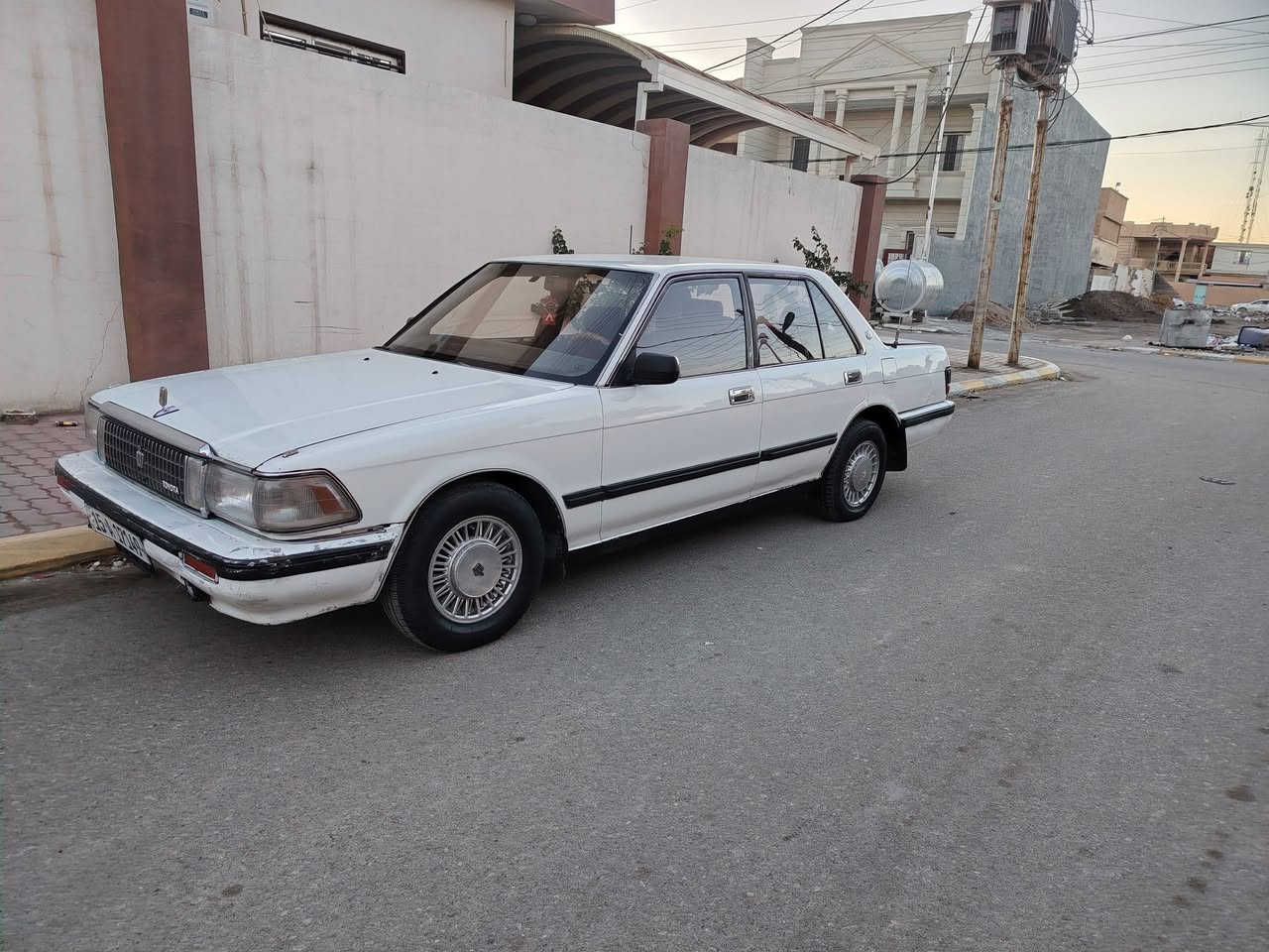 سيدان للبيع موديل91محزمه صبغ الخليج مابيها دعمه اكسل 3قطع محرك بلاد وبحالة جيده مابي صرف سعر 47وبيها مجال مكانها تكريت ***********
