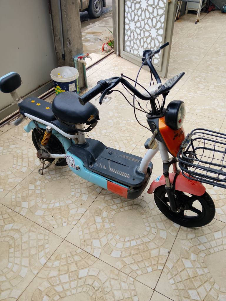 پاسکیلی شەحن کارەبای وگچی تایەکانی بێ عەیبەبەس پاترێکەی زەعیفە شەحنی لەگەڵە مەزبوتەبۆسعرەکەی 60هەزارومەعامەلەبۆپەیوەندی *********** السليمانية, العراق
