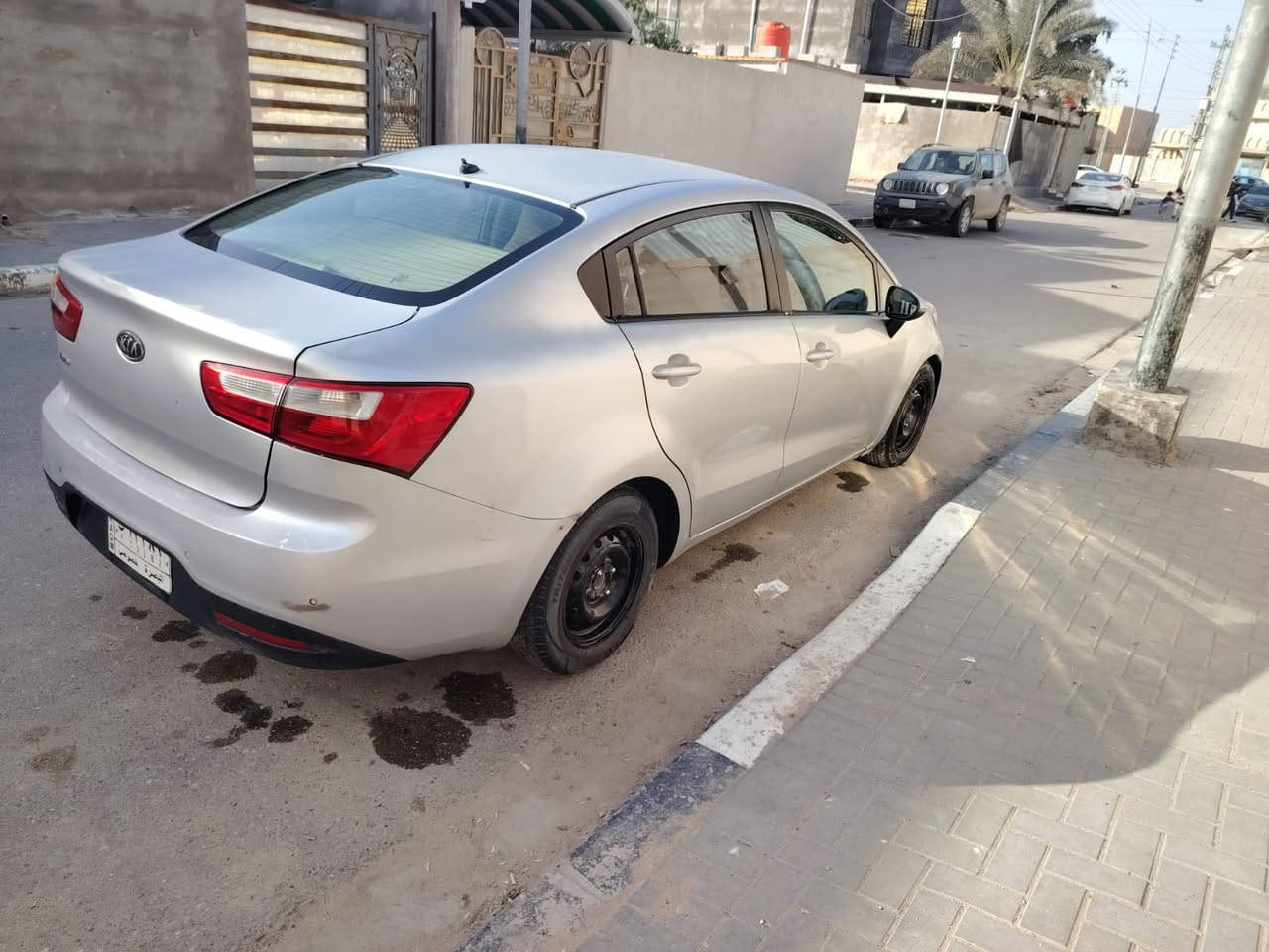 سلام عليكم كيا ريو 2012 خليجي بيه بارد بل مدكر لكدامه بس لباقي كله كفالة كير مكنيه تبريد تحويل يمت ما يعجبك ثاني يوم تخم تاير حداد جديد سيار جاهز من كلشي لبكان بصره زبير   ***********متواجد وساب وشريح
