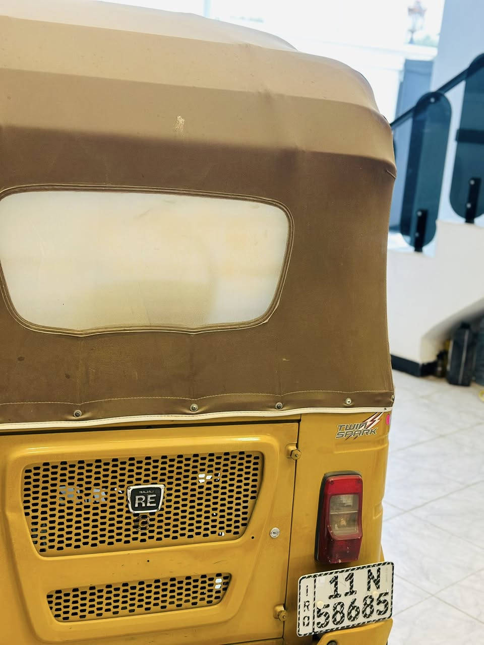 سلام عليكم تكتك 21مرقمه وبسمي مكفوله بس هاي الضربه لمشر عليهه السعر 8مليون مكاني بغداد الحريه لتكتك عوزه بس سايق مرتب وليريدهه يتصل ***********📞
