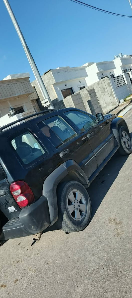 سلام عليكم جيب لبرتي 2007 جاهزه من كلشي سعر 75 التواصل على رقم او الواتس ***********
