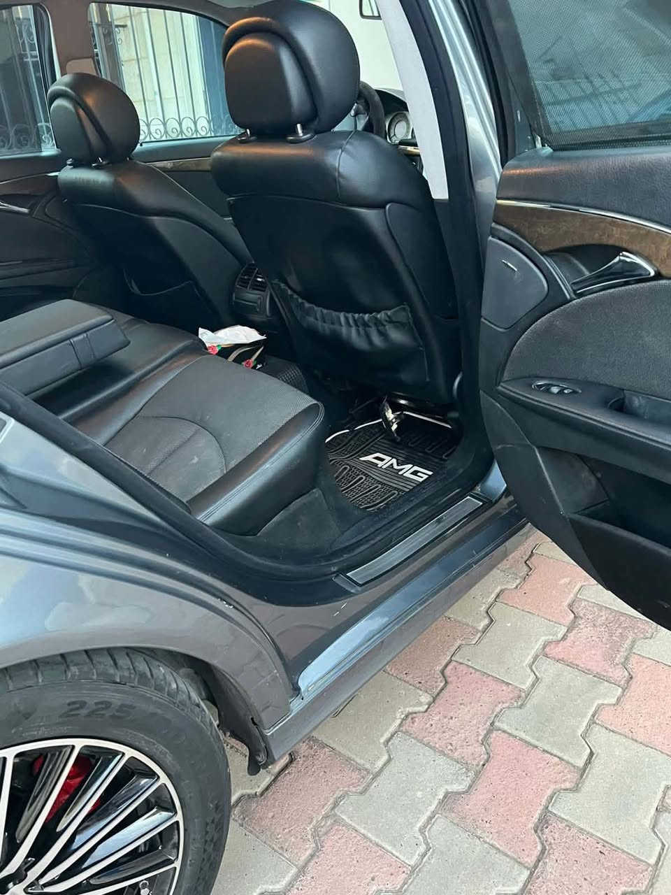 🚘 للبيع: مرسيدس E-Class موديل 2008

✅ محرك 200 كمبريسور (الكبيرة) بدون داونز
✅ السيارة نظيفة جداً.
✅ بدون صبغ وبدون أي حادث.
✅ جاهزة بالكامل، ولا تحتاج أي مصروف:

* المحرك ممتاز
* الكير ممتاز
* الحدادية سليمة
* الصدر والتبريد بحالة ممتازة
* التخم الإطارات (تايرات) الويلكبات جديدة

💰 السعر: 11,500 دولار (قابل للتفاوض بالمعقول).

📄 إمكانية تحويل الوكالة بنفس اليوم.

📍 الموقع: أربيل

📞 للاستفسار: ***********
أبو عبدالله
