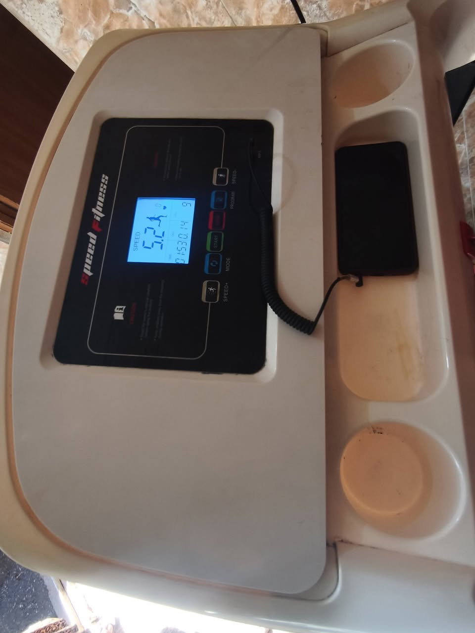 🏃‍♂️🔥 جهاز مشي (تريدميل) للبيع 🔥🏃‍♀️
━━━━━━━━━━━━━━━
📌 الحالة: نظيف جداً وشغال 100%
📌 الاستخدام: منزلي
✨ المواصفات:
✅ موطور قوي وأداء ثابت
✅ سرعات متعددة
✅ شاشة تعرض (الوقت – السرعة – المسافة – السعرات)
✅ يحتوي على نظام أمان (زر إيقاف طارئ)
✅ هيكل ثابت وآمن
✅ مناسب للرجال والنساء
💪 ممتاز لتنزيل الوزن والمحافظة على اللياقة بدون ما تطلع من البيت
💰 السعر: 300 ألف دينار عراقي
(بيه مجال بسيط للناس الراغبين بالشراء)
🔎 الفحص داخل البيت والجهاز جاهز للتجربة
📍 المكان: (كربلاء حي الوفاء شارع عشرين )
📩 للاستفسار يرجى المراسلة خاص


**إذا كنت صاحب هذا الإعلان وتريد حذفه لأي سبب، رجاءا أرسل رسالة إلى الدعم الفني**