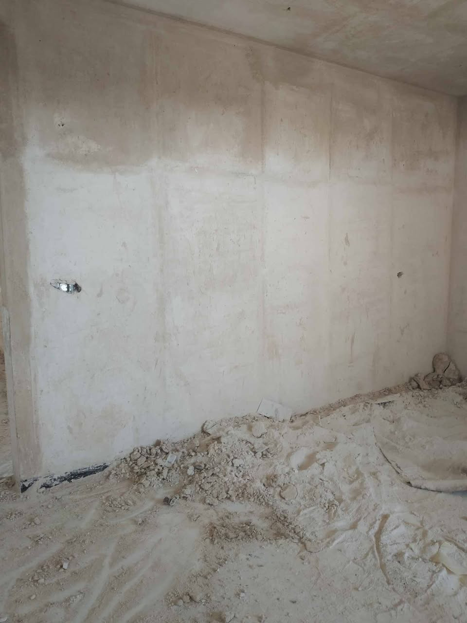 تشكراتي لكم انا اشتغل لط سمنت وجص وبورك درجه اولى سقف وجدران مساطر رقمي للتواصل *********** عملي بابل فقط
