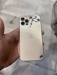 ايفون 12 برو مكسور الضهر والشاشه اصلي بي خط بس فيس ايدي لمس كله شغال و...