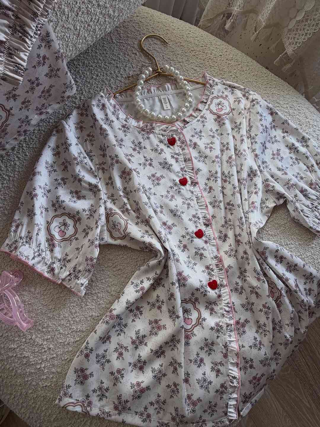 ⁨	⁨	بجامه حرير ناعم
السعر/٣٥
القياسات/m. L. xl⁩⁩


**إذا كنت صاحب هذا الإعلان وتريد حذفه لأي سبب، رجاءا أرسل رسالة إلى الدعم الفني**