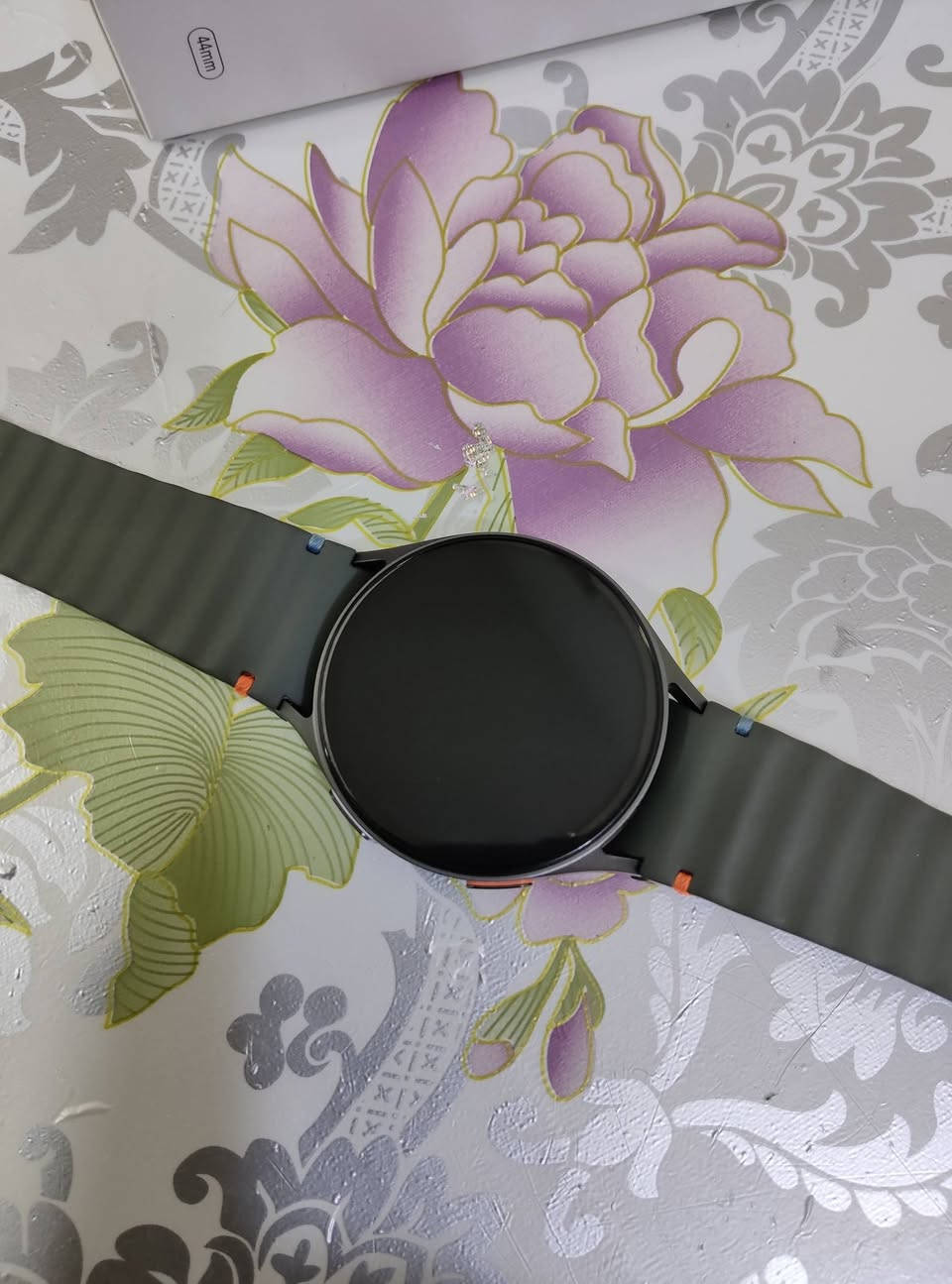 السلام عليكم ورحمة الله وبركاته ساعه  Samsung Galaxy watch 7 44mm للبيع نظافه %100 صارلها 3 اشهر استخدام  والشاشه والحواف بدون قطره شخط وبيها لاصق حمايه للشاشه مع كامل الملحقات والكارتونه بسعر 170 قفللل مكاني بغداد حي الجهاد للتواصل واتس ***********
