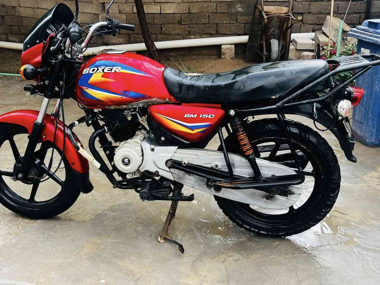 السلام عليكم دراجه هنديه بوكسر 2020 رقم باقي فقط استلام اللوحات الكهربائيات كلها شغاله السعر 1500 وبيها مجال قليل ***********
