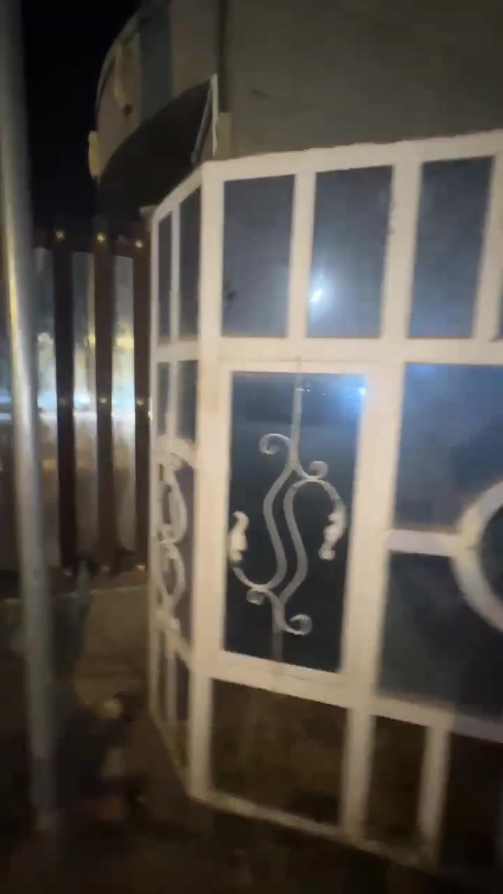 السلام عليكم
شباك مال بيت مقوس
حالته جيده جدن
ارتفاع ٢ متر
عرض ٣ متر
العنوان بغداد البيع
السعر ١٥٠الف
***********