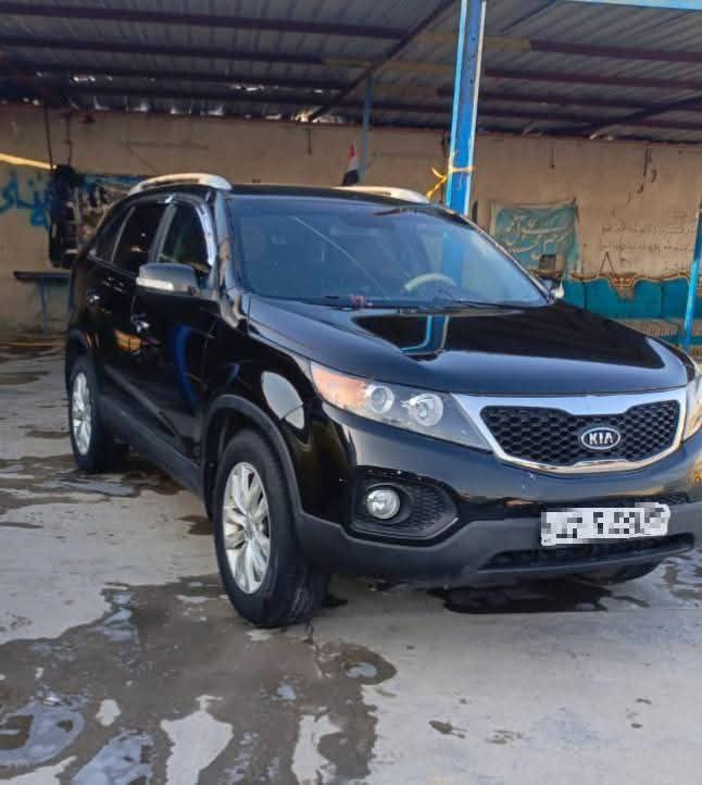 سورنتو 2013 السيارة بصمة مكصوصه جنطه 
كاز 
ادوات 
كير محرك شرط البطناش مكينة ناعمه حداديه تايرات مكفولات
تبريد ثلج  تدفئة سياره جاهزه من كلشي ونظيفه 
بيع او مراوس بسياره امريكي 
سعر 50 وبيها مجال قليل 
مكانها بابل  
التواصل ***********
