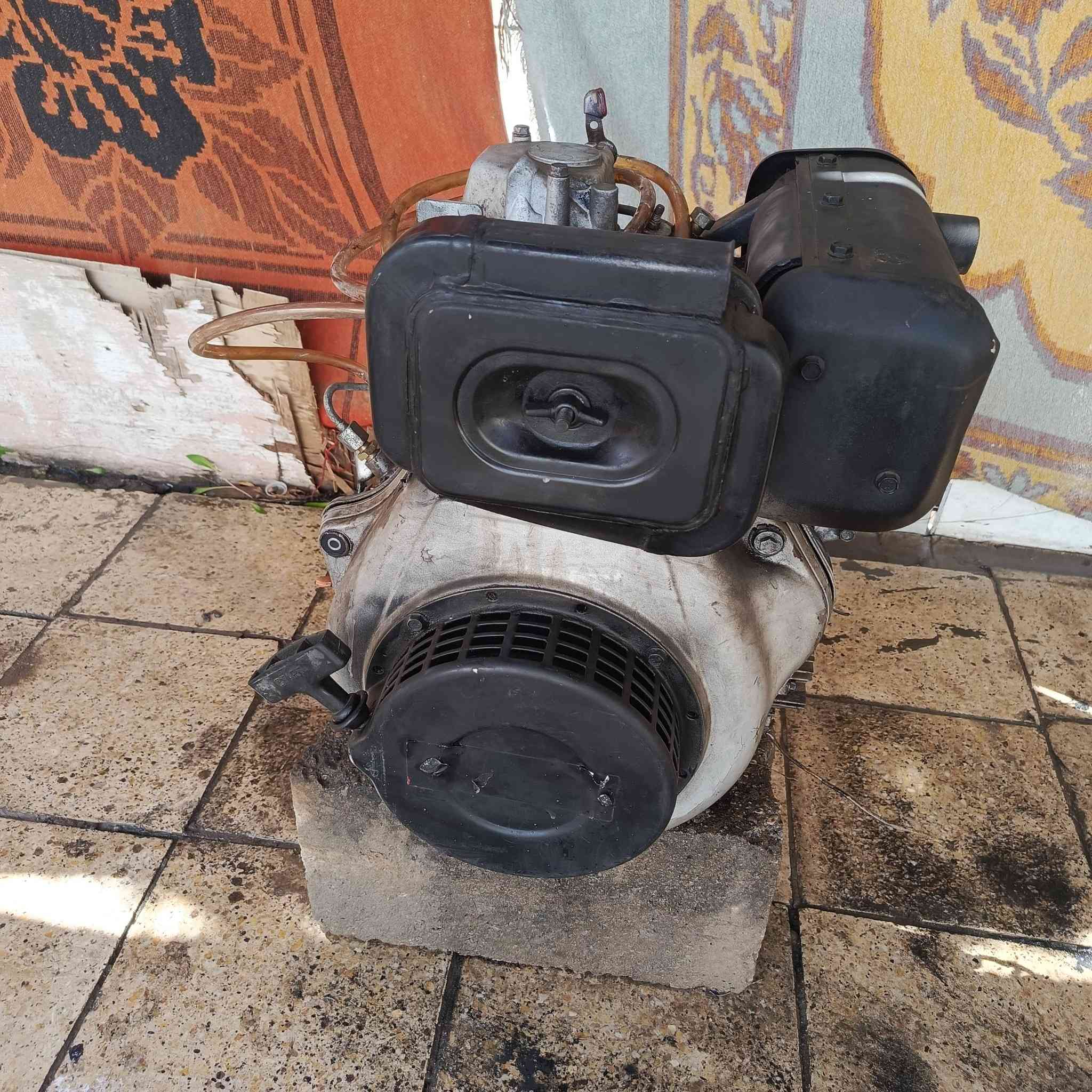 سلامو عليكم ورحمه الله عندي هاي المولد شغاله لبيع سلف تشتغل وحبل بكره سعر 125 مكان الحسينيه قرب مستشفى التركي***********
