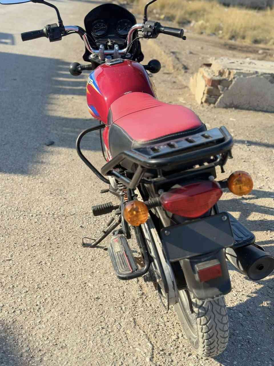 السلام عليكم بوكسر موديل 21 مرقم نكليزي رقم ديالى تحويل ثاني يوم الدراجه ماناقصها شي ***********
