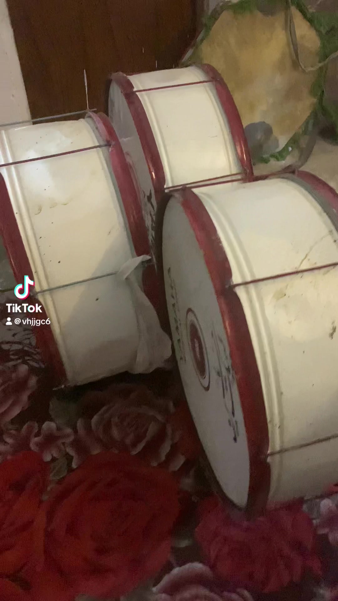 سلام عليكم موجود جلدات ودمامات جلدات عدد 7او
الدوامات عدد4 متواجد واتساب الرقم ***********
الموشراي لا يراسل