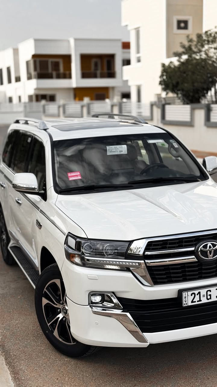 ‏GXR‏  Toyota Land crusir  2021
‏ Grand turing
گراند تورينگ
فول مواصفات
رقم سليمانية سنوية جديدة ..
ماشيه 42 الف كيلو

داخل جوزي 
3 شاشات
المواصفات  فول 1/1         
بصمة + تشغيل عن بعد
اربع بيبان بصمه
فتحة سقف
زراك امامي 
صندوق كهرباء 
كشنات كهرباء 3 دكم
محرك 6 سلندر
شاشه جبيره اندرويد 
ايرباك عدد 8
عداد ليزري لكزز
شاحن واير ليس
حساسات امامية وخلفية
مري شفط + ثلاجة
فور ويل 4*4
لايتات اوتو  
تحكم استيرن فول
لايت زنون 
كاميرا

مكفوله كفاله عاااااامه ..
بدون صبغ بدون بارد بدون شخط

السعر  595 $  وبيه مجال 
رقم / ***********
مكان ديالى /خانقين
