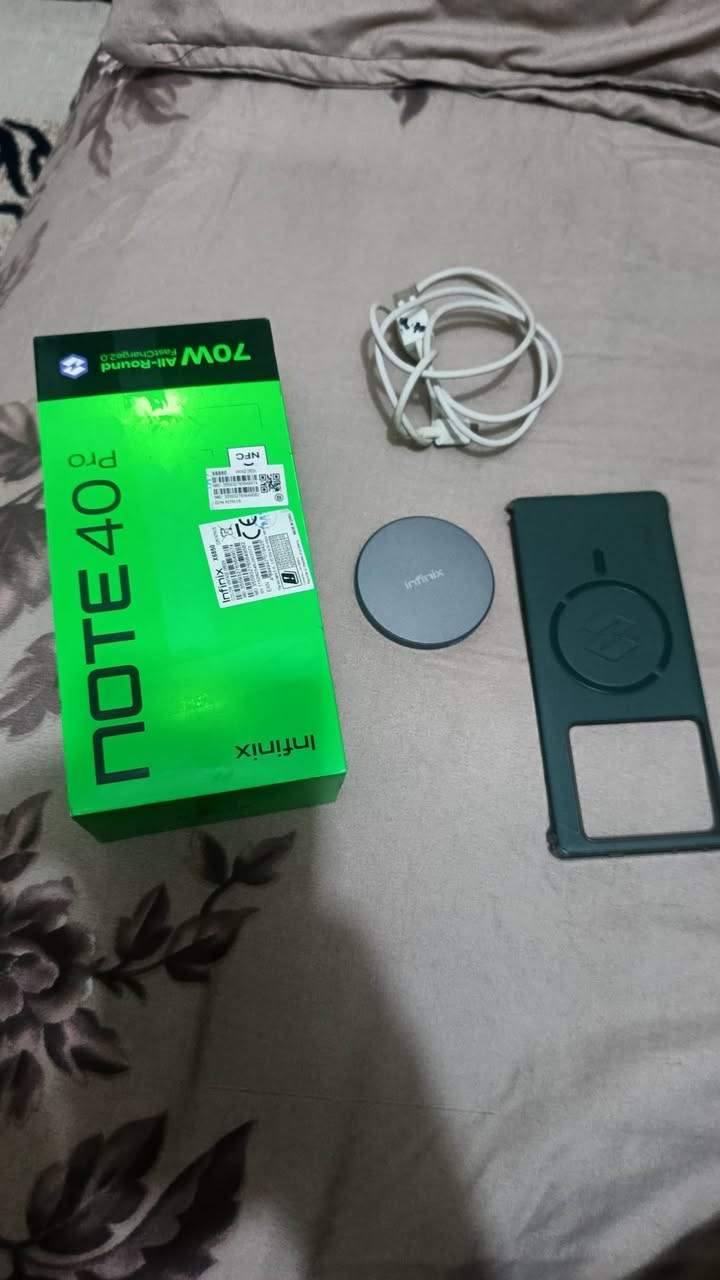 سلام وعليكم نوت 40 برو للبيع جهاز نضيف ممفتوح ابد شخط مابي بل بوبجي ٩٠ فريم ميحمه جهاز كامره فول دقه جهاز نضيف خصم حچي ذاكره ٢٥٦ سعر250 رقمي ***********
