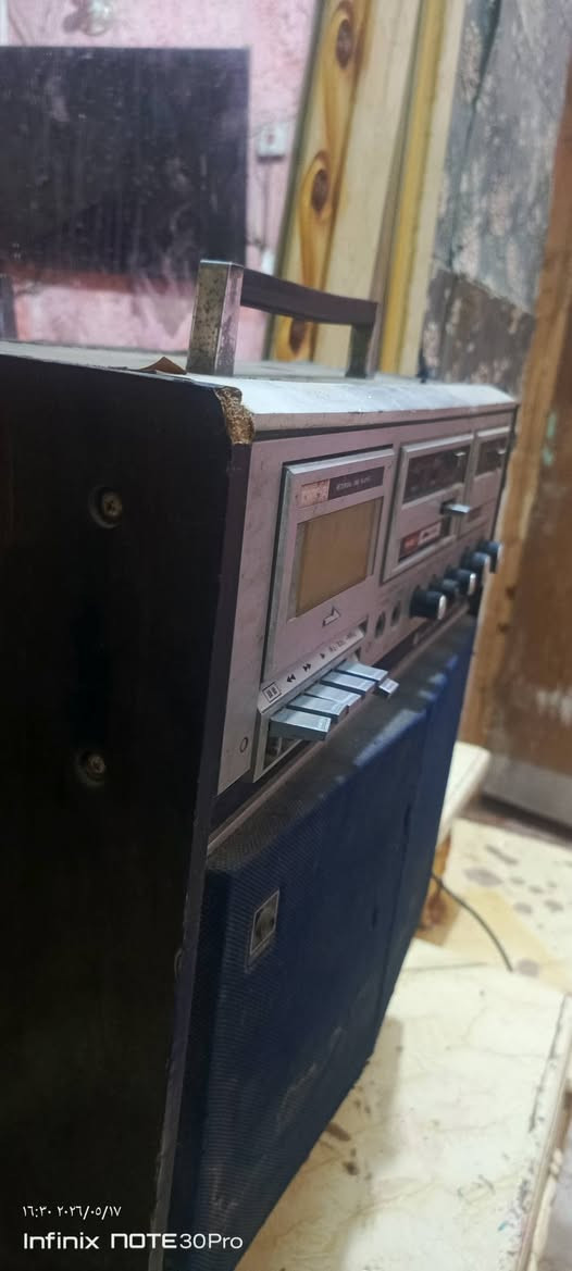 سلام عليكم راديو مسجل ياباني طول 60سانتي متر وعرض 55 سانتي متر انيكه تسوه بس ما فاحصه الله شاهد ابيع لموجود سعرر 50 ) رقم بيه وساب ***********
