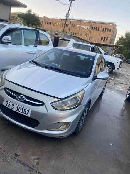 السلام عليكم 
اكسسنت 2017 للبيع 
محرك 1600 المرغوب
السيارة داخلة كلين للعراق 
بس هنا صار بيه جاملغ وباب 
جهة السايق الجاملغ مصبوغ
والباب تبدلت اصلي نفس اللون
وبيه بارد بسيط منزله ب الصور
مواصفات الاكسنت ال17 معروفة

كروس سرعه / تحكمات ستيرن 
حاكية / بلوتوث / مانع انزلاق / ايكو

السيارة خير من الله كير محرك تبريد 
بيه شوية ملاحظات ترتبهن ع ايدك

مكانها بغداد الكرادة داخل 

*********** بي واتساب

السسسعر 105 وبيه مجال همين بغداد
