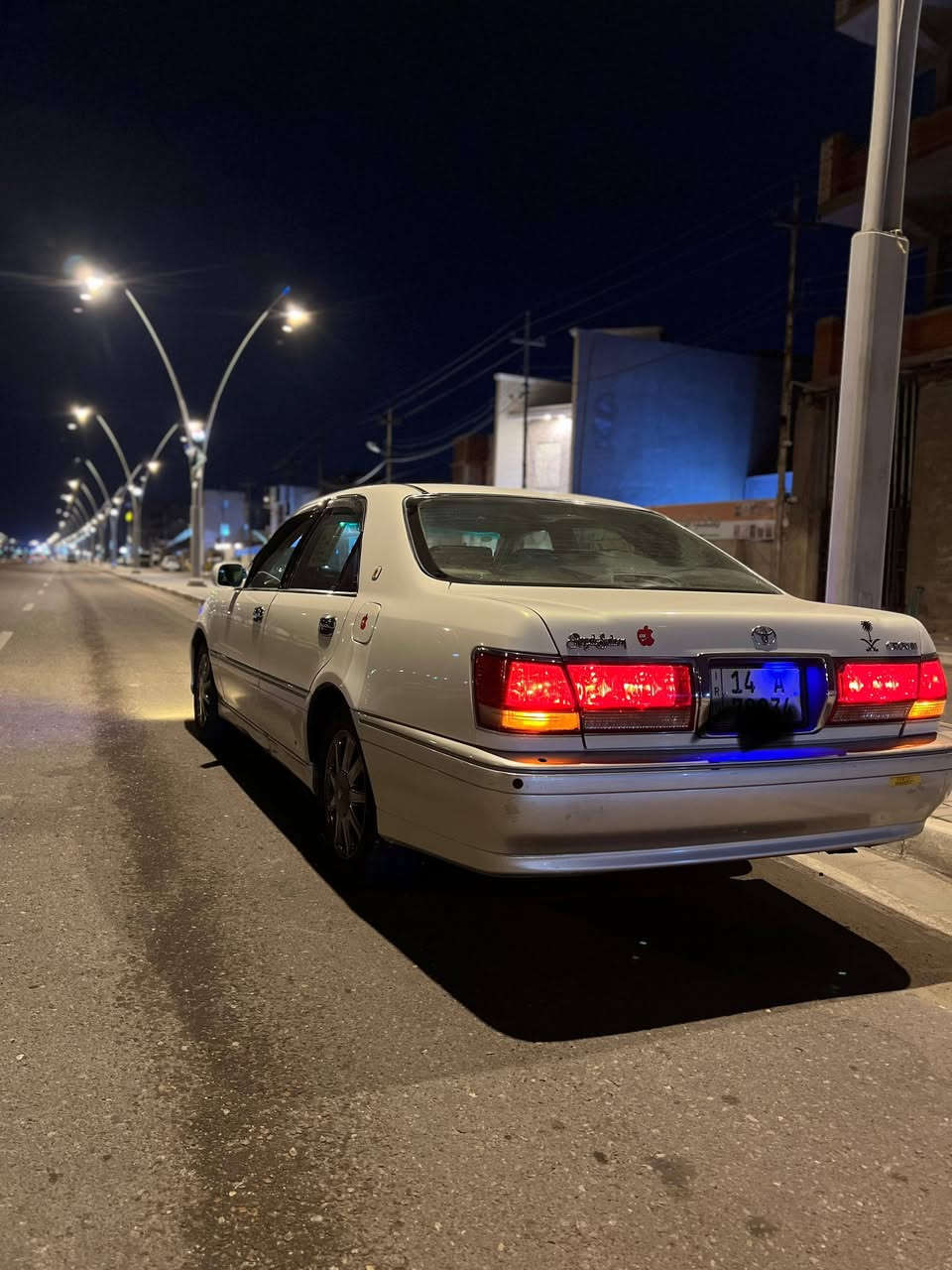 السلام عليكم اخوان سيارة ملكة سيارة أصولية شاصي 71 بيها مدكر باليابان وضربة من كدام وبيها تلحيضات صبغ حدادية جديدة عربانة جديدة ويل كب برونزي نجمة 
مكينة جديده تخم تاير سيارة صافية مكينة فيفيتي فيشتين 
السعر 98وبيها مجال قليل 
رقمها بصرة العنوان البصرة حي المهندسين هاتف ***********
