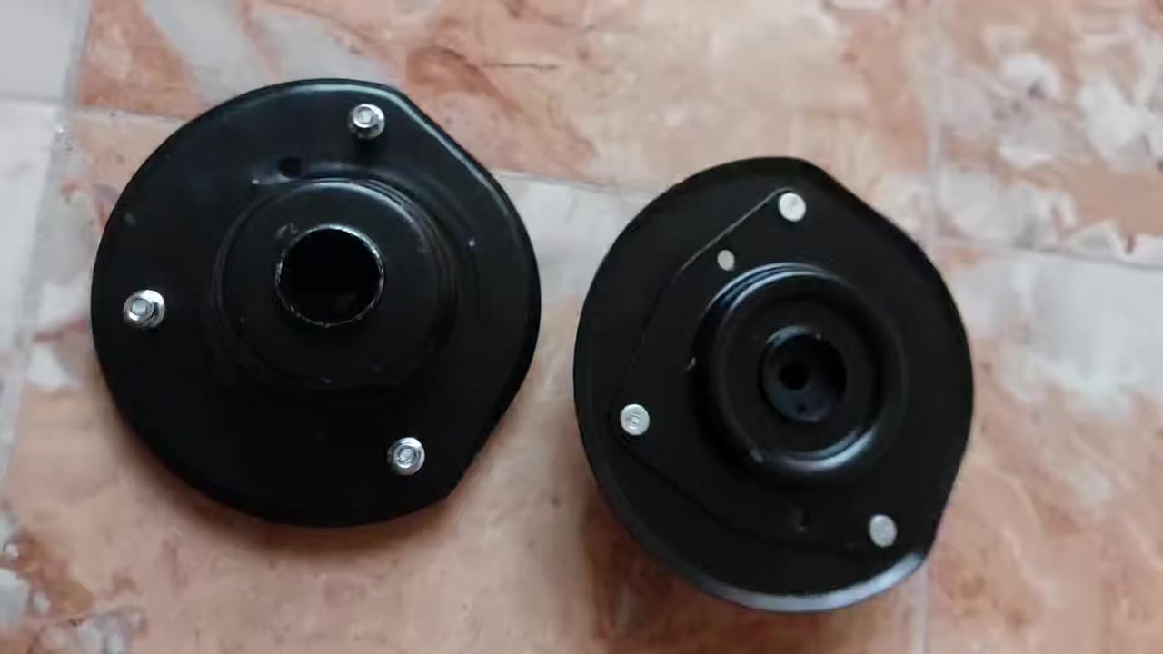 السلام عليكم.  قواعد دبل لسيارات كلايزر7راكب وكرفان لموديلات 91_95 96_2000 2001_2007. سعر القطعة الواحدة 25الف.كما يوجد توصيل لجميع محافظات العراق وتساب او اتصال ***********
