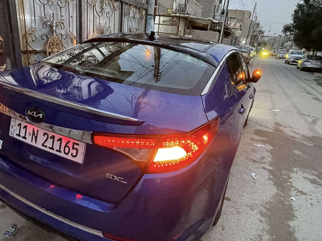 كيا اوبتما ٢٠١٣ وراد أمريكي
فول ١/١ اعلى فئه sxl 
كامله من كلشي بانورما قطعتين 
مكينه كير حداديه تبريد خير من الله 
مكينه ٢٠٠٠ GDi 
بيها ٣ قطع فقط وبارد شي قليل 
رقم بغداد بسمي السنويه هزه جديده 
سياره مصروف عليها هواي مال بيت 
١١٠ وبيها مجال حك الجيه 
‏رقم هاتف : 
***********
