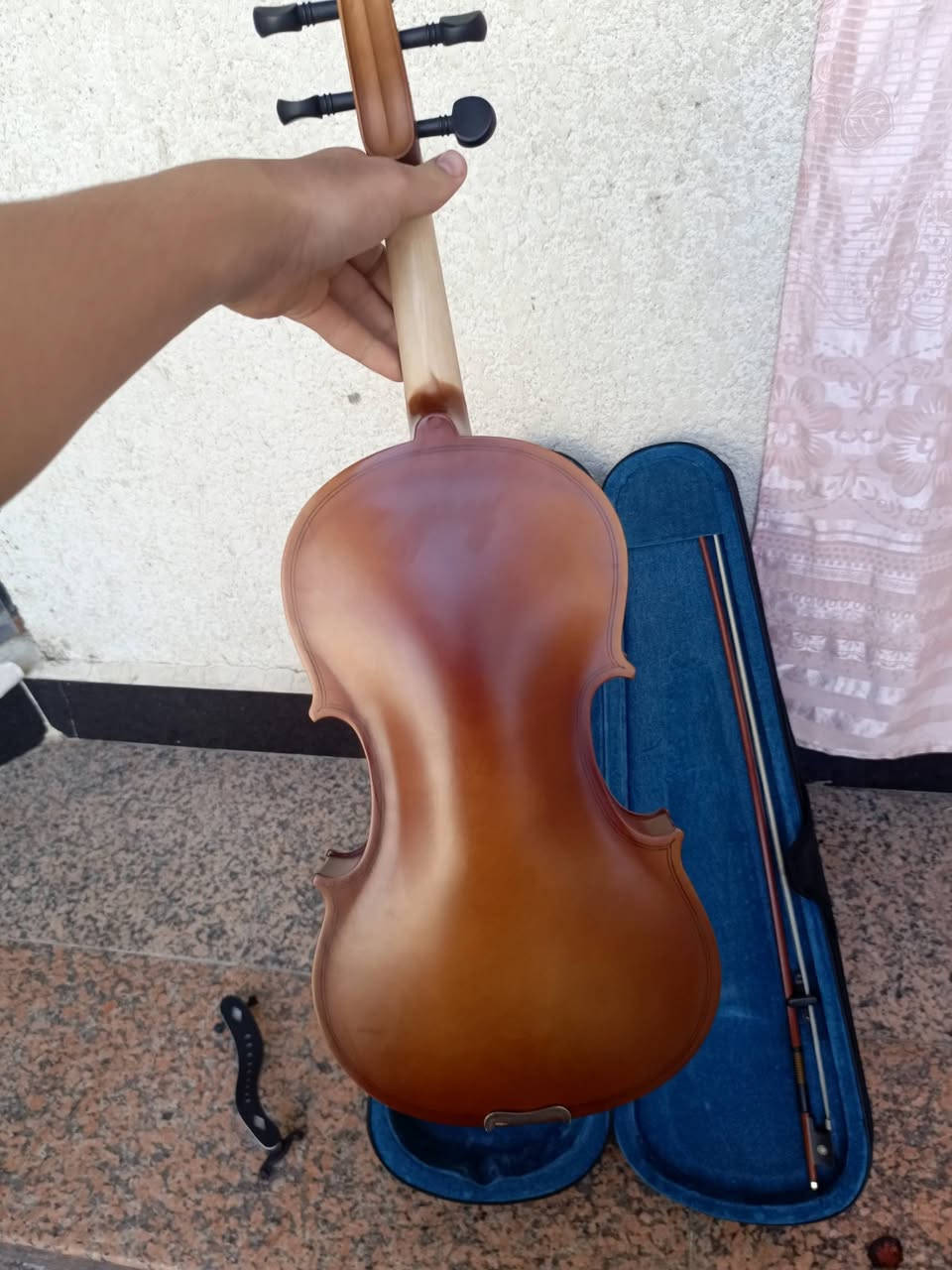 السلام عليكم كمان للبيع السعر 175 الف مع  ملحقاته وبيه مجال


**إذا كنت صاحب هذا الإعلان وتريد حذفه لأي سبب، رجاءا أرسل رسالة إلى الدعم الفني**