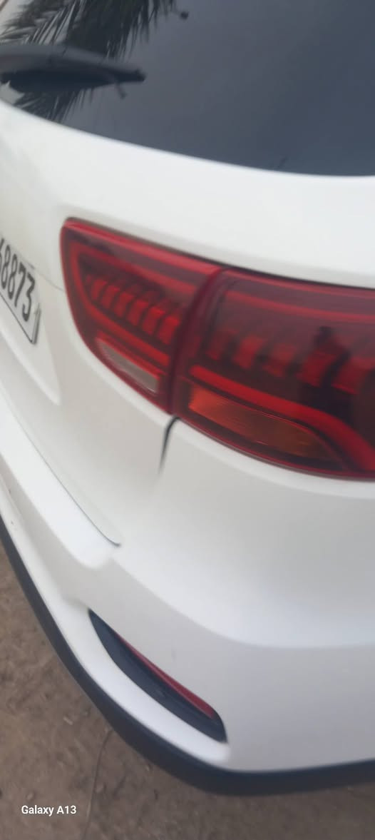 السلام عليكم للبيع سياره سورنتو خليجي موديل ٢٠١٩ سبعه راكب ٦سلندر فول موصفات عدا البنوراما كير محرك مكفولات اخوان السياره بيه تجيه ومصبوغه عام السعر ١٧٢ وبيهه مجال قليل حك الجيه السياره كامله من كل النواحي وحلى من الصور ***********
