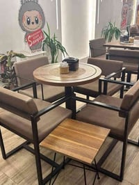 السلام عليك  ميوزه وكراسي مطاعم للبيع 23 ميز وكل ميز 4 كراسي  07770506...