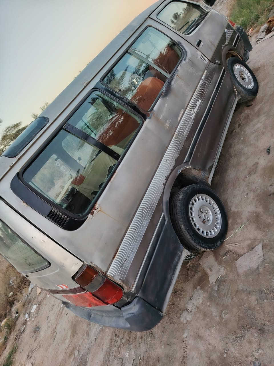 سلام عليكم هايسه للبيع سعر 20مكاني ناصريه محرك ونجي 6 بعدهي على سحك توني مجفت سنويه صاقطه رقم ألماني ماندل راعيه ابيع كوم ***********
