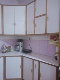 كاونتر للبيع 9متر مع معرض وطبلات للاستفسار الاتصال: 07801923818